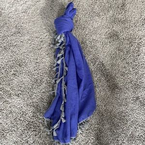 Scarf with fringe trim